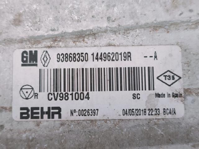 bontott OPEL VIVARO Vízhűtő Radiátor Tartó