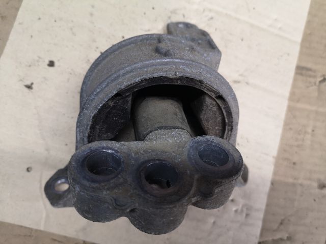 bontott OPEL ZAFIRA A Motor Tartó Bak Jobb