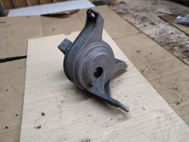 bontott OPEL ZAFIRA A Motor Tartó Bak Jobb