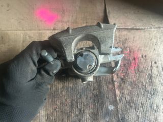 bontott OPEL ZAFIRA A Bal hátsó Féknyereg Munkahengerrel