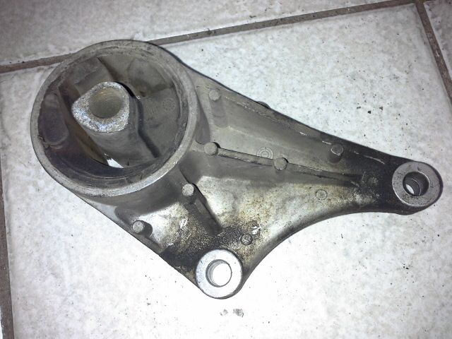 bontott OPEL ZAFIRA A Motor Tartó Bak (Pozíciófüggetlen)