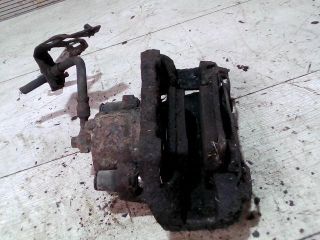 bontott OPEL ZAFIRA A Jobb első Féknyereg Munkahengerrel