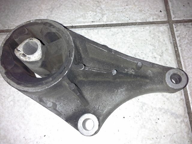 bontott OPEL ZAFIRA A Motor Tartó Bak (Pozíciófüggetlen)