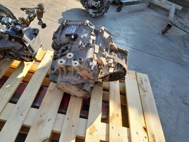 bontott OPEL ZAFIRA A Váltó (Mechanikus)