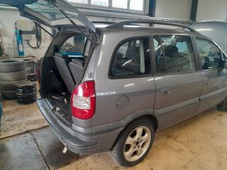 bontott OPEL ZAFIRA A Homlokfal (Üres lemez)