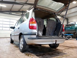 bontott OPEL ZAFIRA A Homlokfal (Üres lemez)