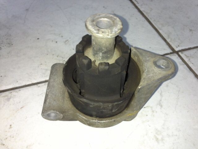 bontott OPEL ZAFIRA A Motor Tartó Bak (Pozíciófüggetlen)