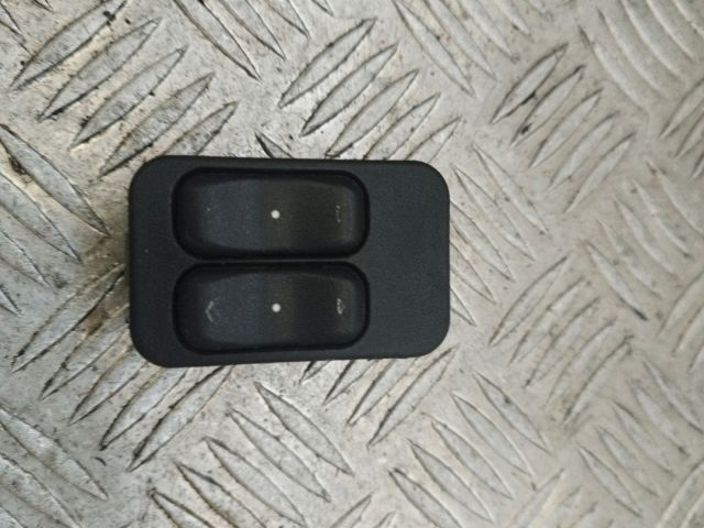 bontott OPEL ZAFIRA A Ablakemelő Kapcsoló Négyes / Kettes