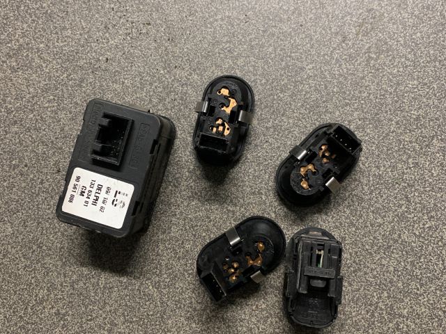 bontott OPEL ZAFIRA A Ablakemelő Kapcsoló Szett