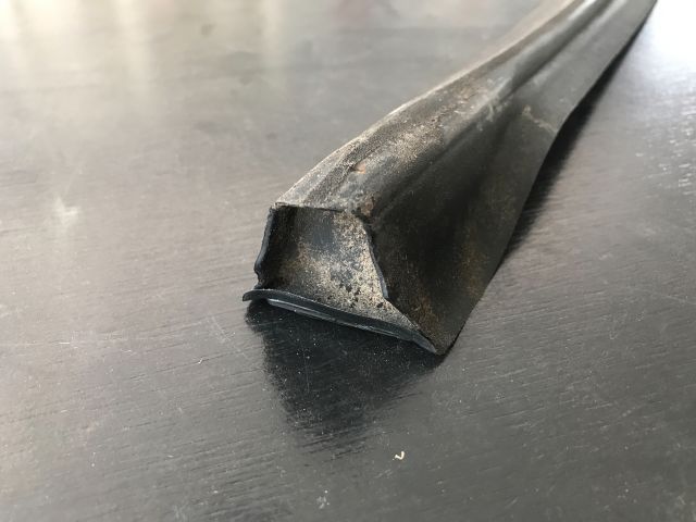 bontott OPEL ZAFIRA A Bal B Oszlop Díszléc