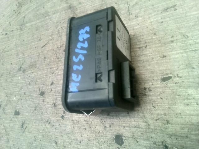 bontott OPEL ZAFIRA A Bal első Ablakemelő Kapcsoló