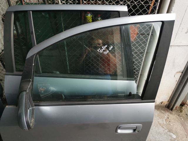 bontott OPEL ZAFIRA A Bal első Ajtó (Részeivel)