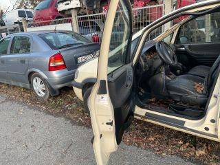 bontott OPEL ZAFIRA A Bal első Ajtó (Üres lemez)