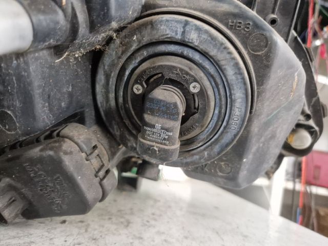 bontott OPEL ZAFIRA A Bal Fényszóró