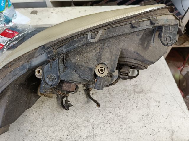 bontott OPEL ZAFIRA A Bal Fényszóró