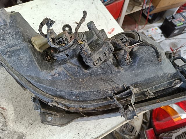 bontott OPEL ZAFIRA A Bal Fényszóró