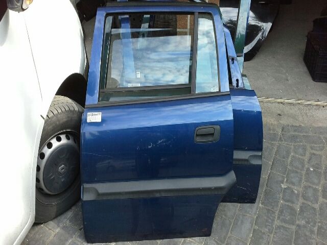 bontott OPEL ZAFIRA A Bal hátsó Ajtó (Üres lemez)