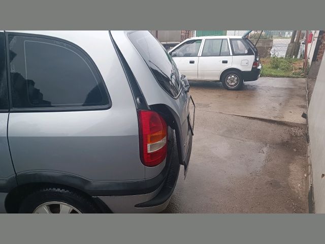 bontott OPEL ZAFIRA A Bal hátsó Fejtámla