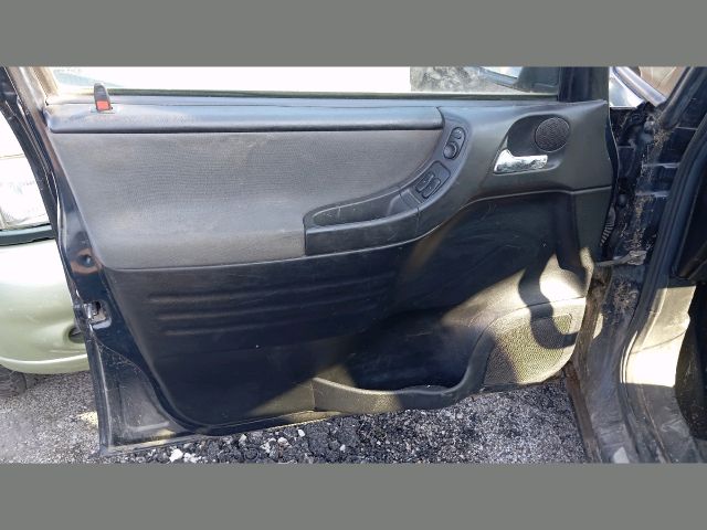 bontott OPEL ZAFIRA A Bal hátsó Fejtámla