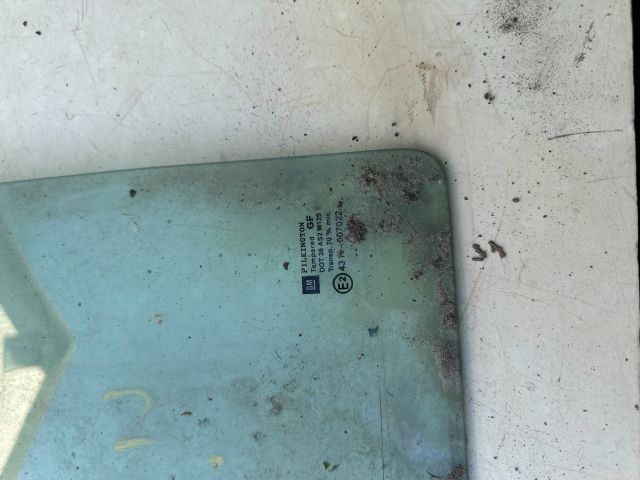 bontott OPEL ZAFIRA A Bal hátsó Fixüveg (Ajtóban)