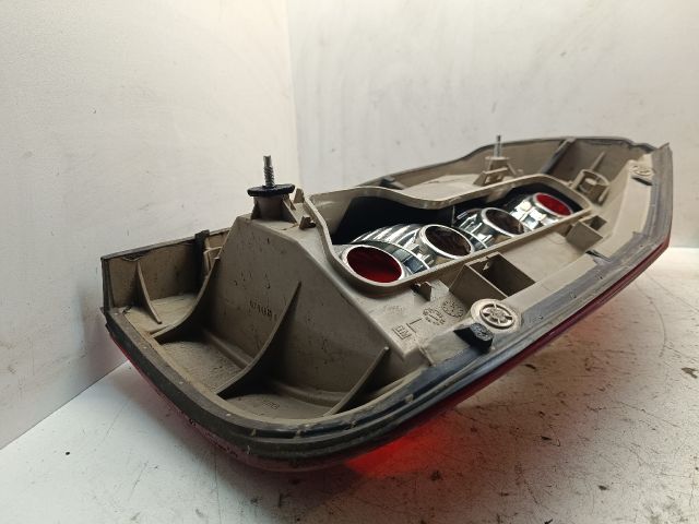 bontott OPEL ZAFIRA A Bal Hátsó Lámpa