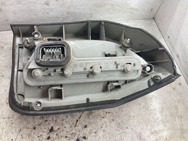 bontott OPEL ZAFIRA A Bal Hátsó Lámpa