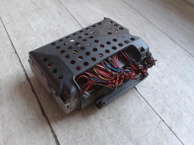 bontott OPEL ZAFIRA A Biztosítéktábla Utastér