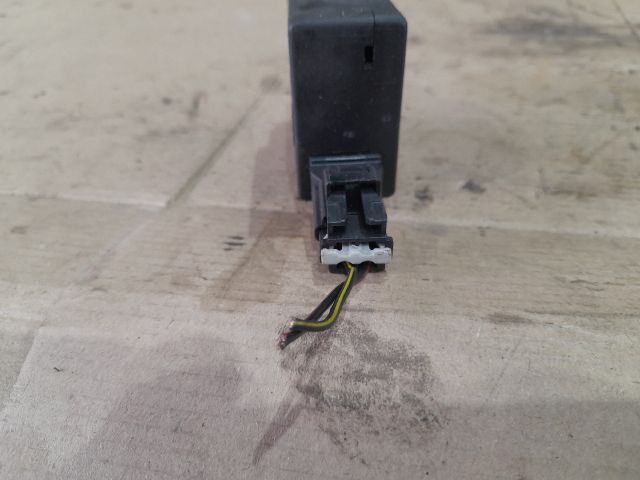 bontott OPEL ZAFIRA A Csomagtér Ajtó Vezérlőegység