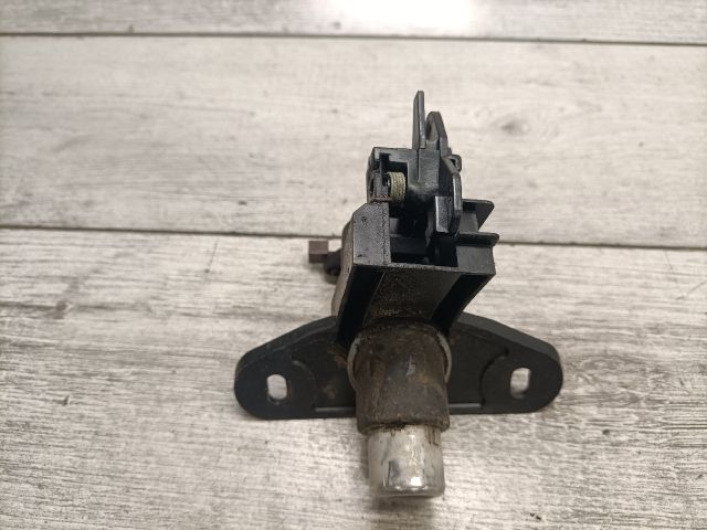 bontott OPEL ZAFIRA A Csomagtér Nyitó Kar / Gomb