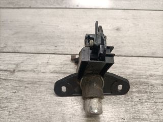 bontott OPEL ZAFIRA A Csomagtér Nyitó Kar / Gomb