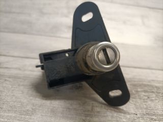 bontott OPEL ZAFIRA A Csomagtér Nyitó Kar / Gomb