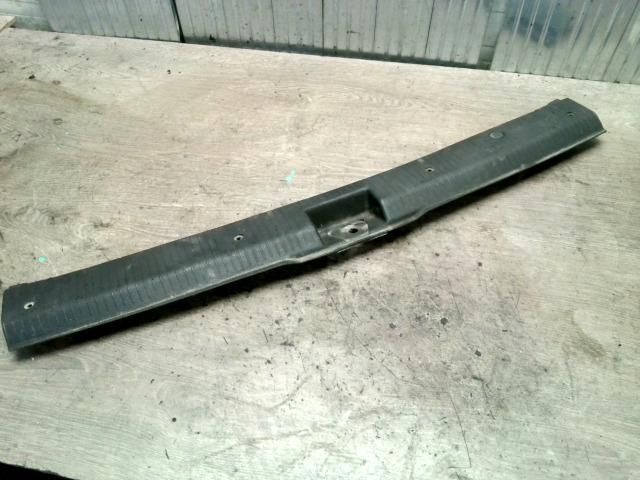 bontott OPEL ZAFIRA A Csomagtérajtó Burkolat Alsó