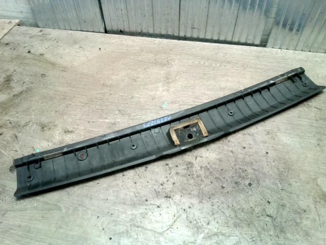 bontott OPEL ZAFIRA A Csomagtérajtó Burkolat Alsó