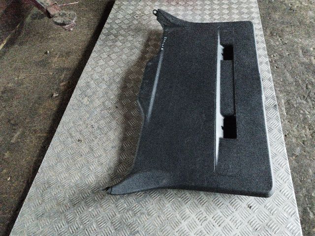 bontott OPEL ZAFIRA A Csomagtérajtó Burkolat (Részeivel)