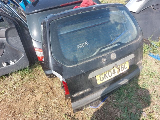 bontott OPEL ZAFIRA A Csomagtérajtó (Részeivel)