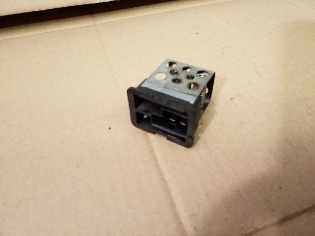 bontott OPEL ZAFIRA A Előtét Ellenállás Fűtőmotor