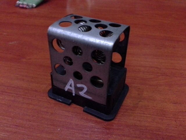 bontott OPEL ZAFIRA A Előtét Ellenállás Fűtőmotor