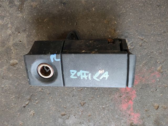 bontott OPEL ZAFIRA A Első Hamutartó