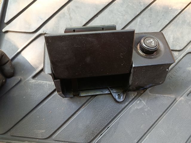 bontott OPEL ZAFIRA A Első Hamutartó