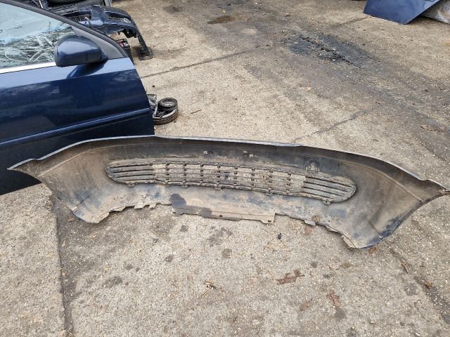 bontott OPEL ZAFIRA A Első Lökhárító (Részeivel)