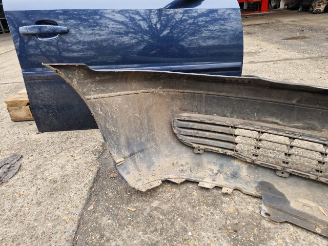 bontott OPEL ZAFIRA A Első Lökhárító (Részeivel)