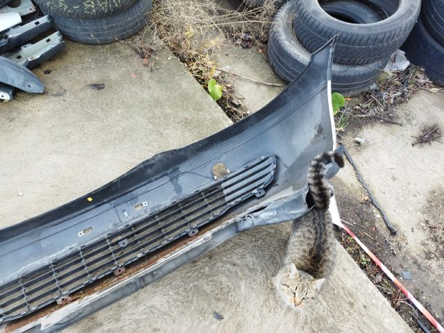 bontott OPEL ZAFIRA A Első Lökhárító (Részeivel)