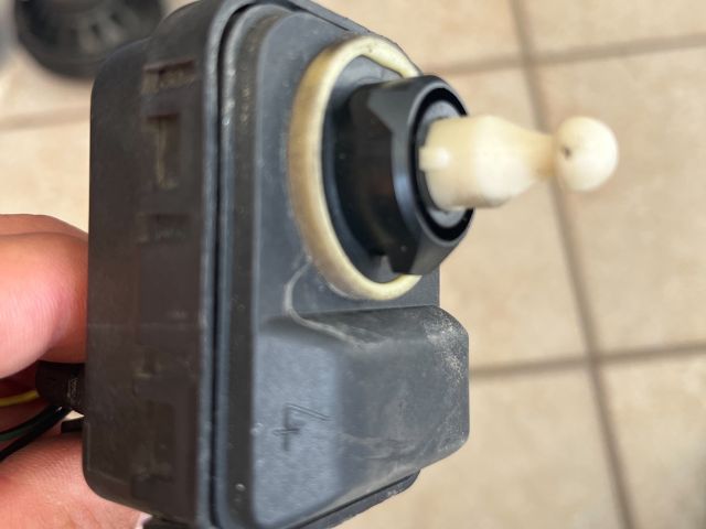 bontott OPEL ZAFIRA A Fényszórómagasság Állító Motor (Pozíciófüggetlen)