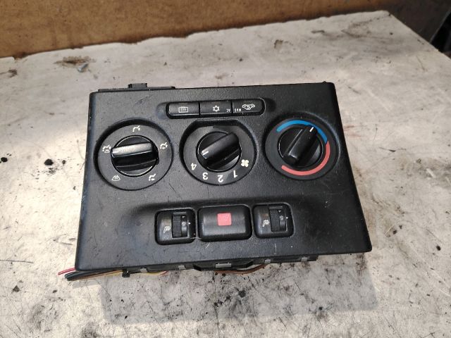 bontott OPEL ZAFIRA A Fűtéskapcsoló (manuális klímás)