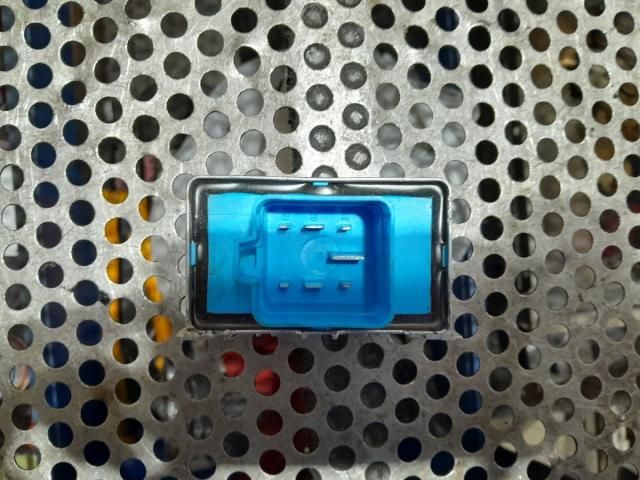 bontott OPEL ZAFIRA A Izzító Relé