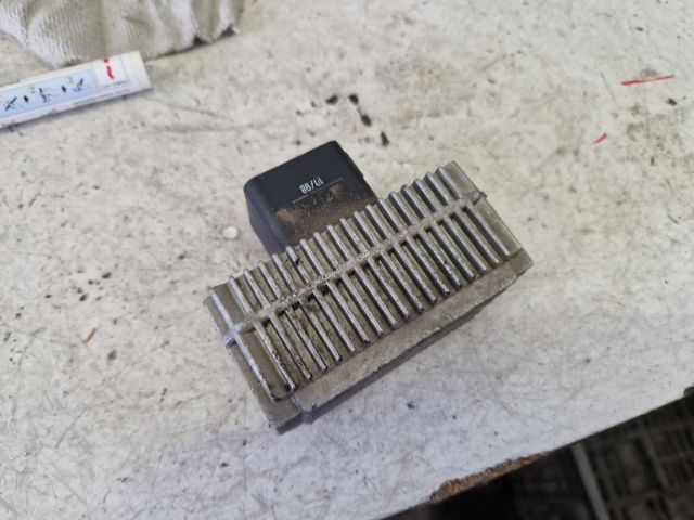 bontott OPEL ZAFIRA A Izzító Relé