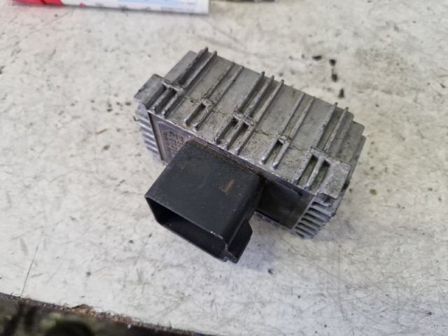 bontott OPEL ZAFIRA A Izzító Relé