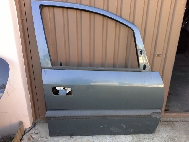 bontott OPEL ZAFIRA A Jobb első Ajtó (Részeivel)