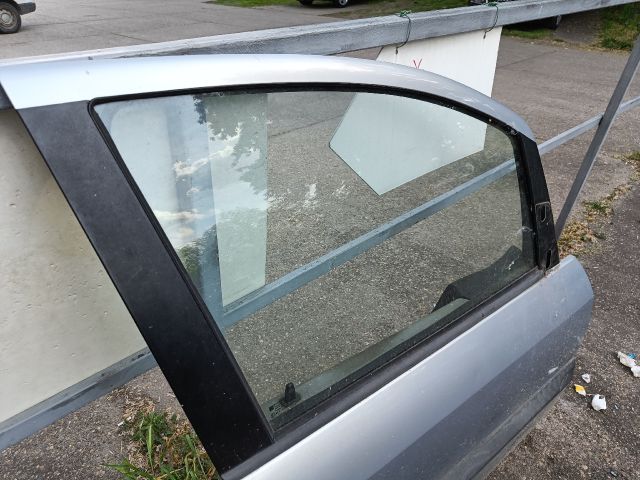 bontott OPEL ZAFIRA A Jobb első Ajtó (Részeivel)