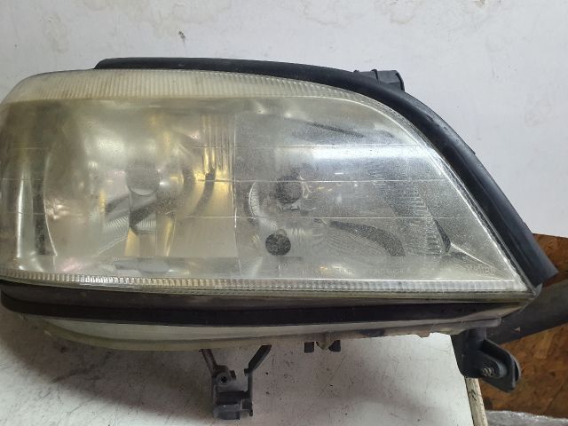 bontott OPEL ZAFIRA A Jobb Fényszóró